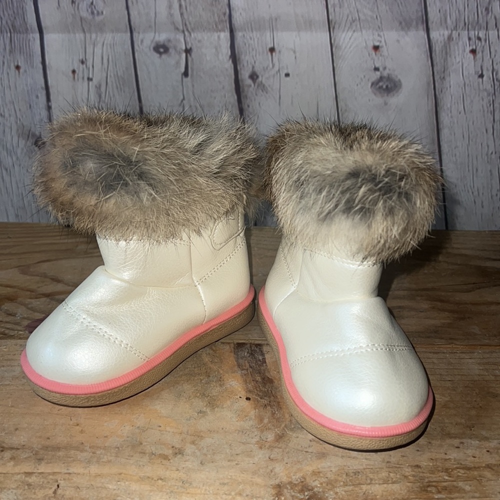 COPY - Size 5 1/2 Toddler fur edged winter boots Like new metallic finish Velcr…